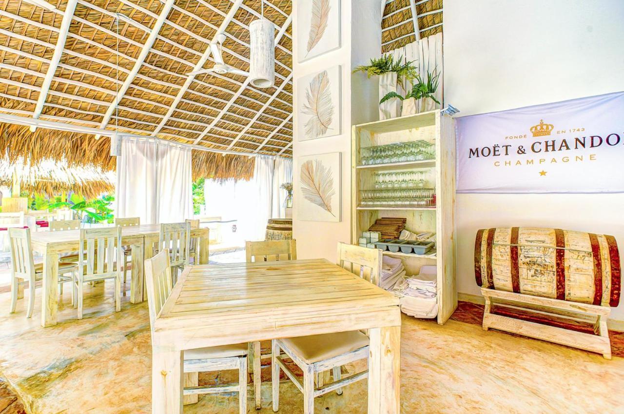 Aventura Village Los Corales Beach And Spa 푼타 카나 외부 사진