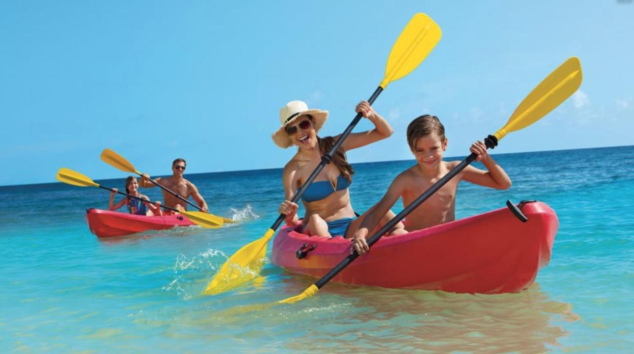 Aventura Village Los Corales Beach And Spa 푼타 카나 외부 사진