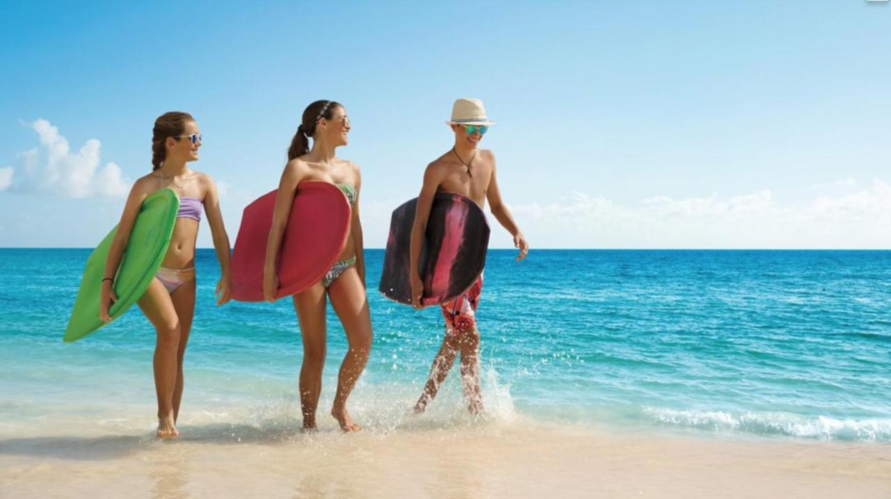 Aventura Village Los Corales Beach And Spa 푼타 카나 외부 사진