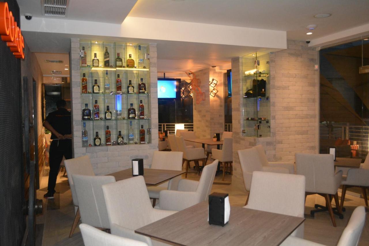 Aventura Village Los Corales Beach And Spa 푼타 카나 외부 사진